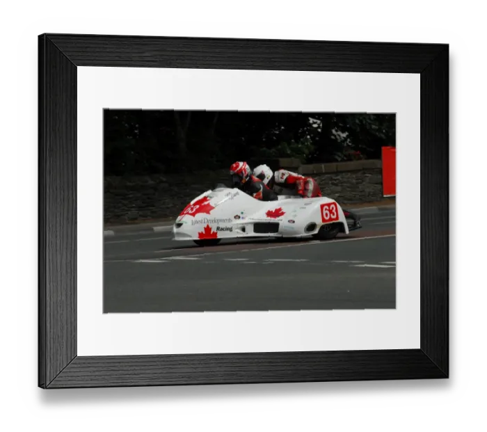 Framed Print : Peter Essaff & Jeff Gillard (MRE Yamaha) 2016 Sidecar 2 TT Framed Print : Peter Essaff & Jeff Gillard (MRE Yamaha) 2016 Sidecar 2 TT