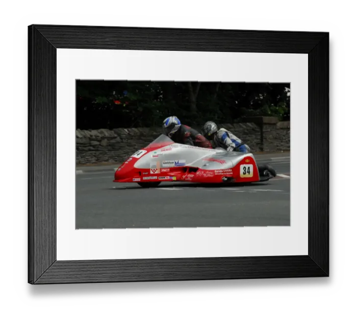 Framed Print : Francois Leblond & Bruno Picquoin (Shelbourne Suzuki) 2016 Sidecar 2 TT Framed Print : Francois Leblond & Bruno Picquoin (Shelbourne Suzuki) 2016 Sidecar 2 TT