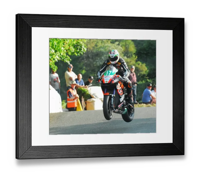 Framed Print : Darren James (Kawasaki) 2016 Lightweight TT Framed Print : Darren James (Kawasaki) 2016 Lightweight TT