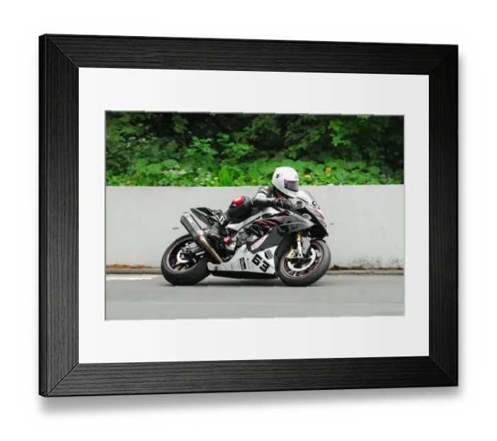 Framed Print : Dominic Herbertson (BMW) 2016 Senior TT