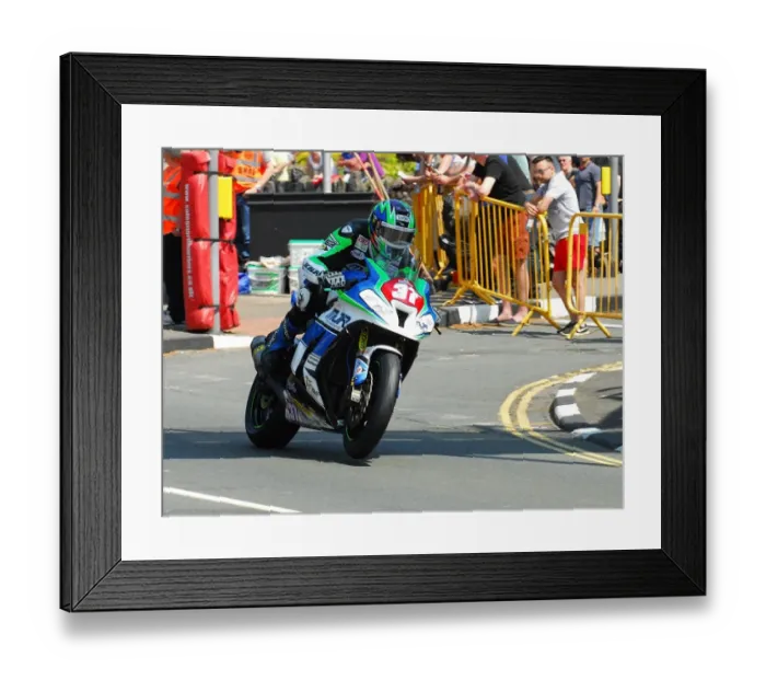 Framed Print : Michael Sweeney (Kawasaki) 2016 Superstock TT Framed Print : Michael Sweeney (Kawasaki) 2016 Superstock TT