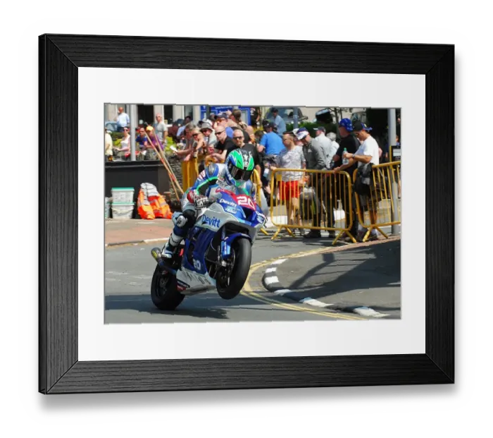 Framed Print : Ivan Lintin (Kawasaki) 2016 Superstock TT Framed Print : Ivan Lintin (Kawasaki) 2016 Superstock TT