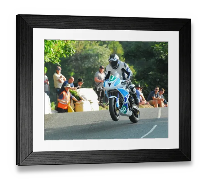 Framed Print : Stephen McKnight (Suzuki) 2016 Lightweight TT Framed Print : Stephen McKnight (Suzuki) 2016 Lightweight TT