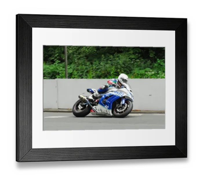 Framed Print : Ivan Lintin (Kawasaki) 2016 Senior TT Framed Print : Ivan Lintin (Kawasaki) 2016 Senior TT