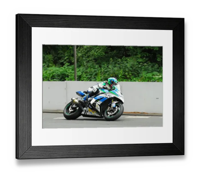 Framed Print : Michael Sweeney (Kawasaki) 2016 Senior TT Framed Print : Michael Sweeney (Kawasaki) 2016 Senior TT