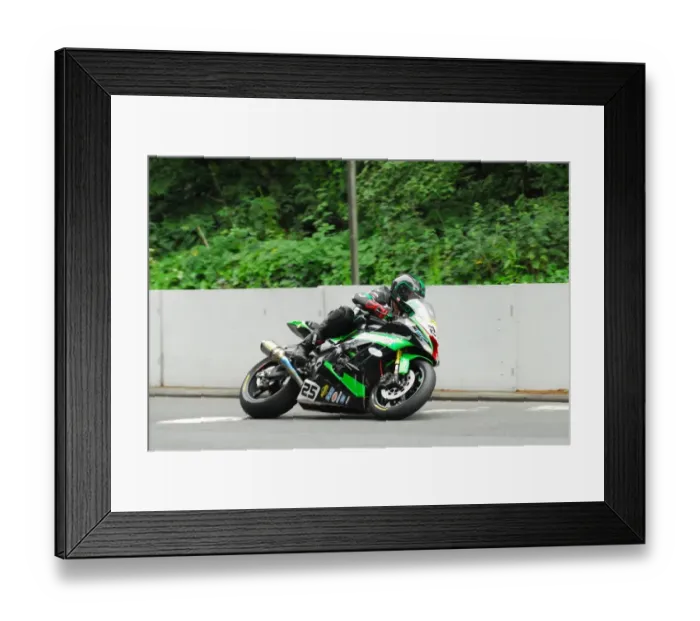 Framed Print : Dan Hegarty (Kawasaki) 2016 Senior TT Framed Print : Dan Hegarty (Kawasaki) 2016 Senior TT