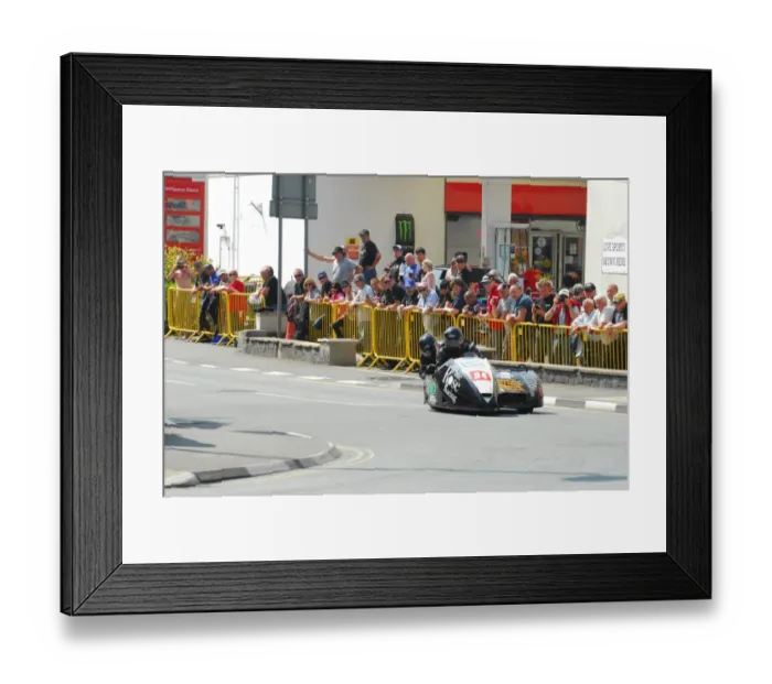 Framed Print : James Noble & Shaun Chandler (MR Equipe) 2016 Sidecar TT Framed Print : James Noble & Shaun Chandler (MR Equipe) 2016 Sidecar TT