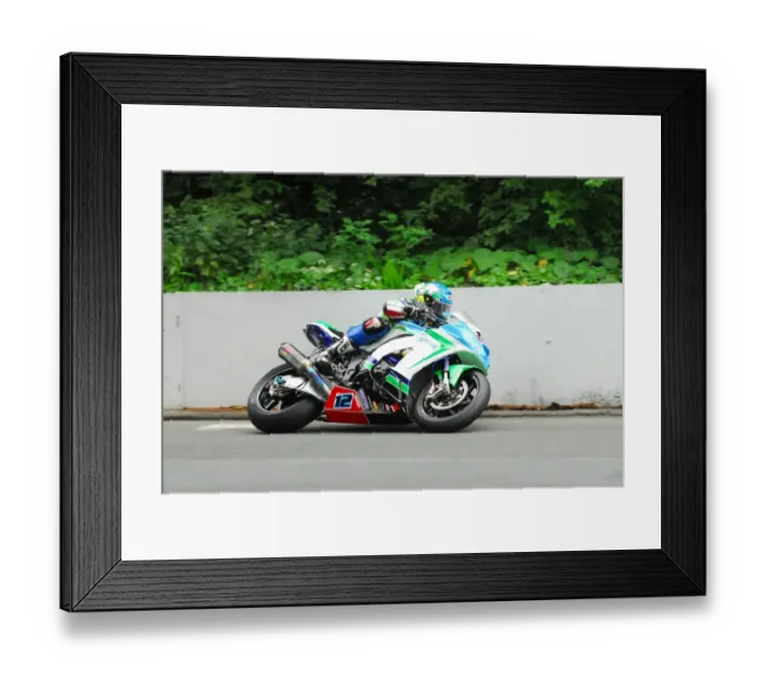 Framed Print : Dean Harrison (Kawasaki) 2016 Senior TT Framed Print : Dean Harrison (Kawasaki) 2016 Senior TT
