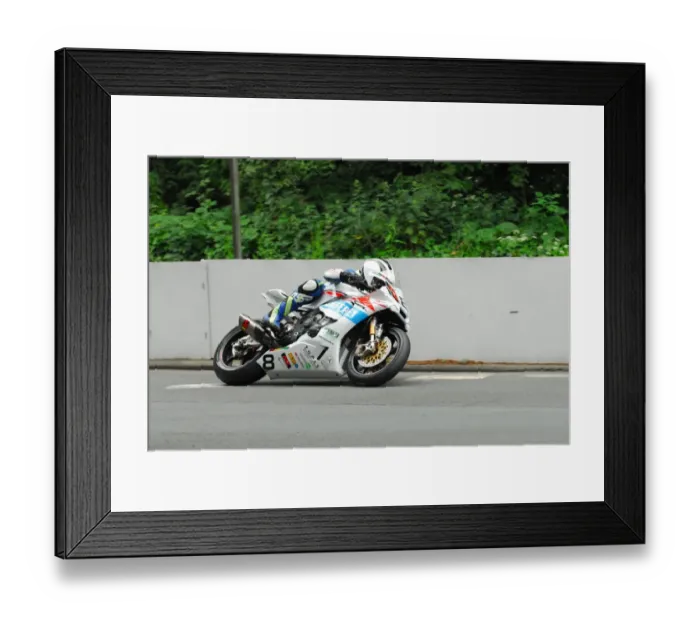 Framed Print : William Dunlop (Yamaha) 2016 Senior TT Framed Print : William Dunlop (Yamaha) 2016 Senior TT