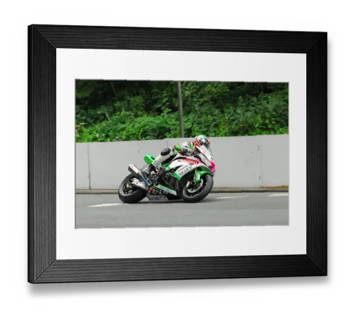 Framed Print : James Hillier (Kawasaki) 2016 Senior TT Framed Print : James Hillier (Kawasaki) 2016 Senior TT