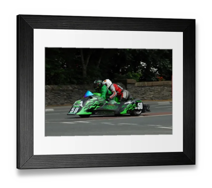 Framed Print : Debbie Barron & Dicky Gale (Oscar) 2016 Sidecar 2 TT Framed Print : Debbie Barron & Dicky Gale (Oscar) 2016 Sidecar 2 TT