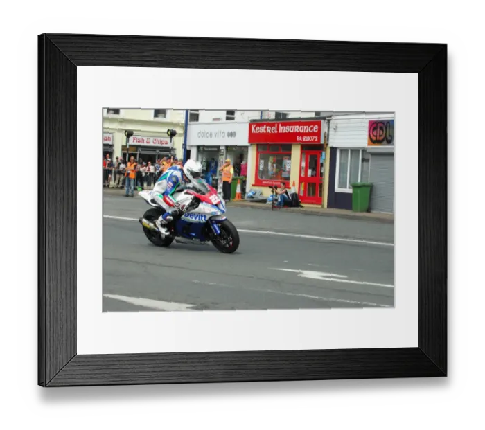 Framed Print : Alan Bonner (Kawasaki) 2016 Senior TT Framed Print : Alan Bonner (Kawasaki) 2016 Senior TT
