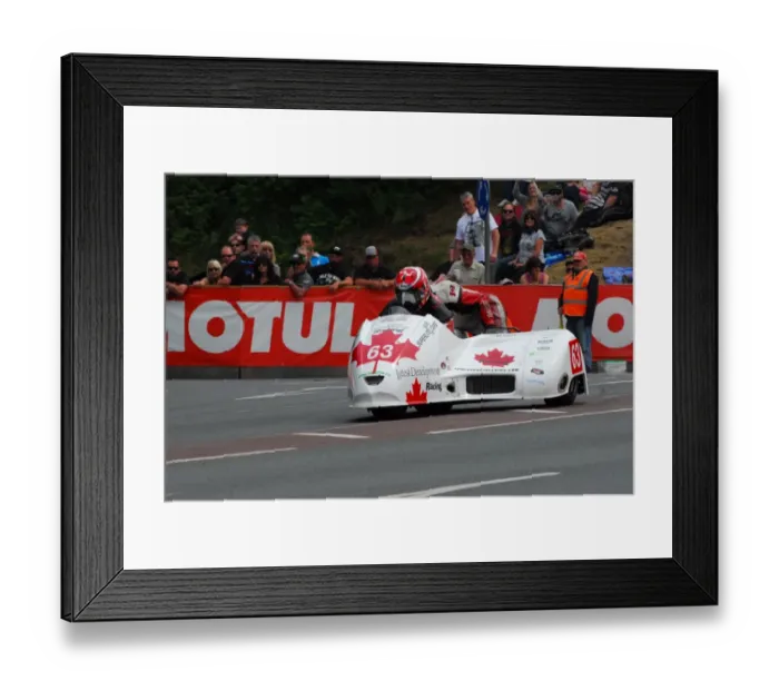 Framed Print : Peter Essaff & Jeff Gillard (MRE Yamaha) 2016 Sidecar 2 TT Framed Print : Peter Essaff & Jeff Gillard (MRE Yamaha) 2016 Sidecar 2 TT