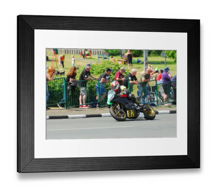 Framed Print : Chris Petty (Yamaha) 2016 Supersport 2 TT Framed Print : Chris Petty (Yamaha) 2016 Supersport 2 TT