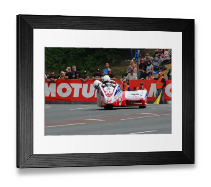 Framed Print : Greg Lambert & Kenny Cole (Honda GLR) 2016 Sidecar 2 TT Framed Print : Greg Lambert & Kenny Cole (Honda GLR) 2016 Sidecar 2 TT