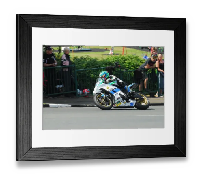 Framed Print : Michael Sweeney (Yamaha) 2016 Supersport 2 TT Framed Print : Michael Sweeney (Yamaha) 2016 Supersport 2 TT