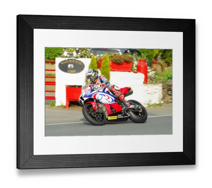 Framed Print : John McGuinness (Honda) 2016 Supersport TT Framed Print : John McGuinness (Honda) 2016 Supersport TT