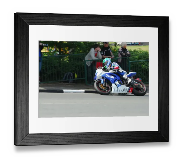 Framed Print : Ivan Lintin (Kawasaki) 2016 Supersport 2 TT Framed Print : Ivan Lintin (Kawasaki) 2016 Supersport 2 TT