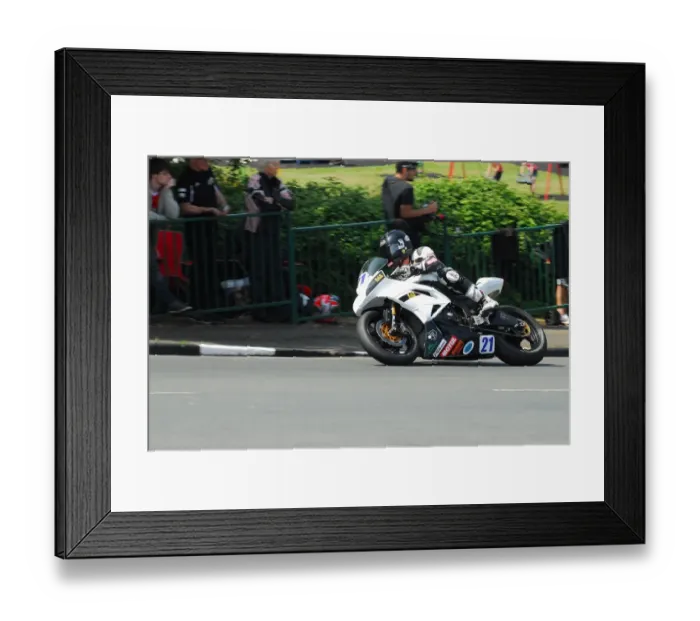 Framed Print : James Coward (Kawasaki) 2016 Supersport 2 TT Framed Print : James Coward (Kawasaki) 2016 Supersport 2 TT