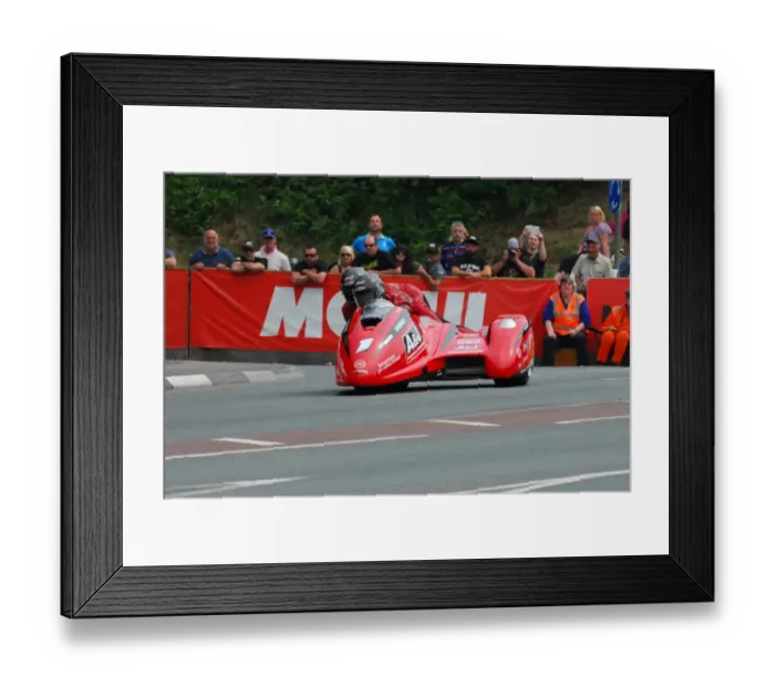 Framed Print : Dave Molyneux & Dan Sayle (Honda DMR) 2016 Sidecar 2 TT Framed Print : Dave Molyneux & Dan Sayle (Honda DMR) 2016 Sidecar 2 TT