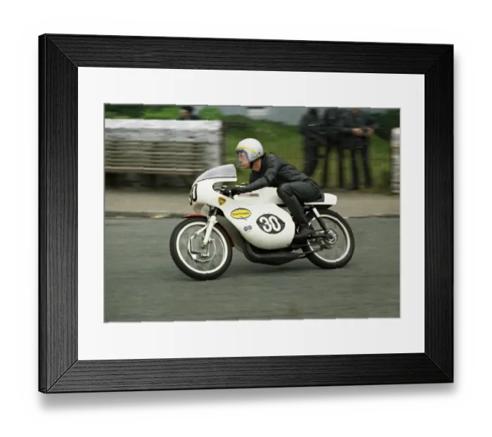 Framed Print : Peter Courtney (Padgett Yamaha) 1971 Ultra Lightweight TT Framed Print : Peter Courtney (Padgett Yamaha) 1971 Ultra Lightweight TT