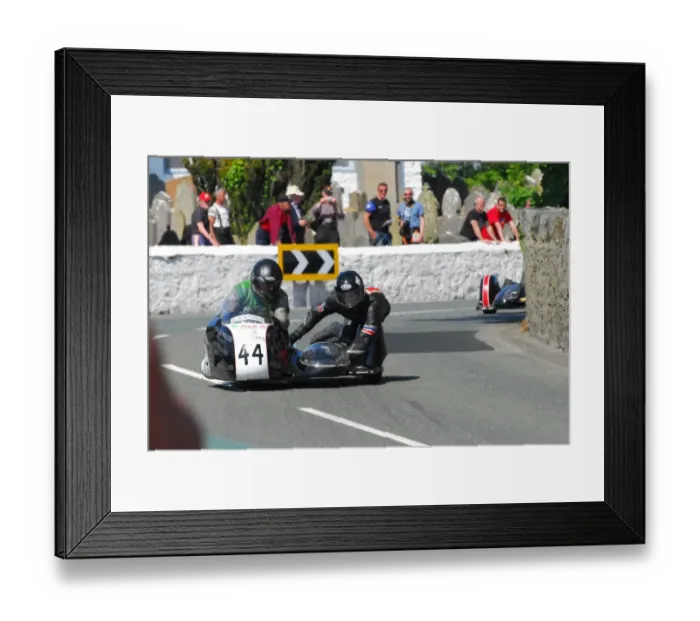 Framed Print : Lenny Pallister & Robert Dawson (Triumph) 2016 Pre TT Classic Framed Print : Lenny Pallister & Robert Dawson (Triumph) 2016 Pre TT Classic