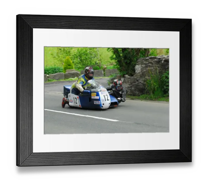 Framed Print : Stuart Applegate & Dave Mahon (Windle Imp) 2015 Pre TT Classic