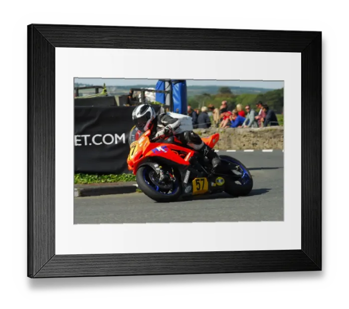 Framed Print : Robert Mitchel-Hill (Suzuki) 2015 Southern 100 Framed Print : Robert Mitchel-Hill (Suzuki) 2015 Southern 100