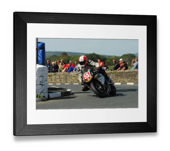 Framed Print : Andy Sellars (Honda) 2015 Southern 100