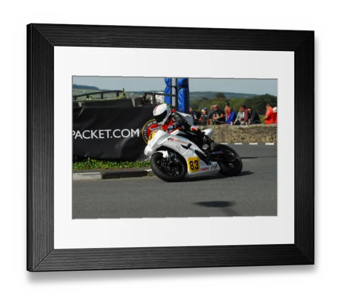 Framed Print : Robin Howells (Yamaha) 2015 Southern 100 Framed Print : Robin Howells (Yamaha) 2015 Southern 100