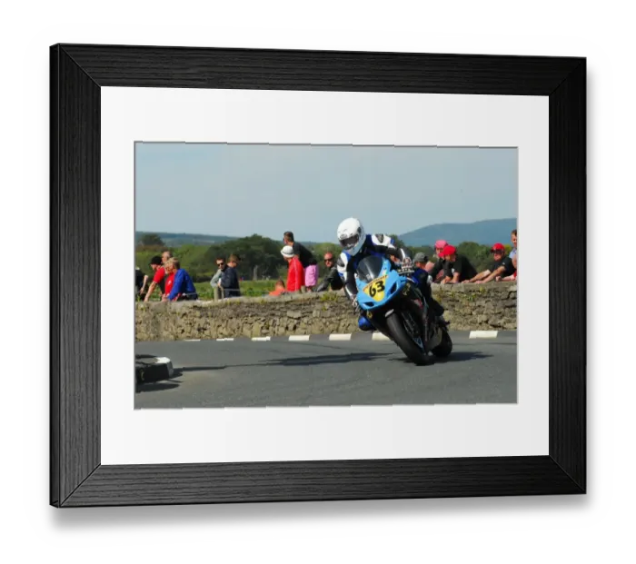 Framed Print : Stuart Bedford (Suzuki) 2015 Southern 100