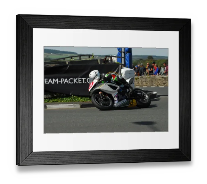 Framed Print : Andy Fenton (Suzuki) 2015 Southern 100 Framed Print : Andy Fenton (Suzuki) 2015 Southern 100