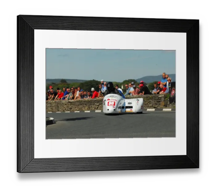 Framed Print : John Chandler & Karl Schofield (Shelbourne Yamaha) 2015 Southern 100 Framed Print : John Chandler & Karl Schofield (Shelbourne Yamaha) 2015 Southern 100