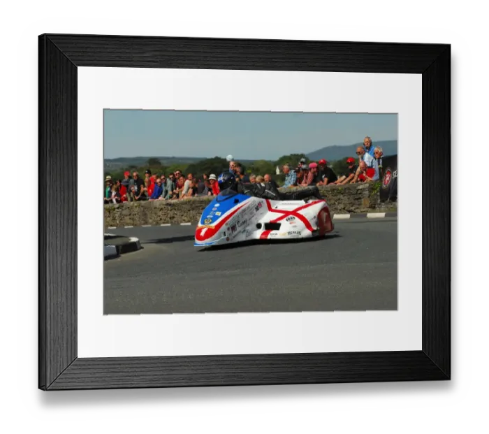 Framed Print : Conrad Harrison & Mike Aylott (Shelbourne Honda) 2015 Southern 100 Framed Print : Conrad Harrison & Mike Aylott (Shelbourne Honda) 2015 Southern 100