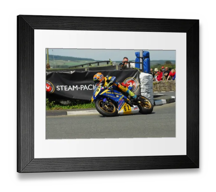 Framed Print : Paul Smyth (Yamaha) 2015 Southern 100