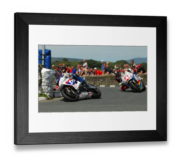 Framed Print : Guy Martin (BMW) and Dan Kneen (Honda) 2015 Southern 100 Framed Print : Guy Martin (BMW) and Dan Kneen (Honda) 2015 Southern 100