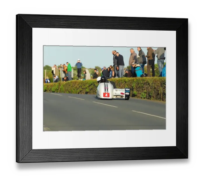 Framed Print : Wayne Lockey & Mark Sayers (Ireson Honda) 2015 Southern 100 Framed Print : Wayne Lockey & Mark Sayers (Ireson Honda) 2015 Southern 100