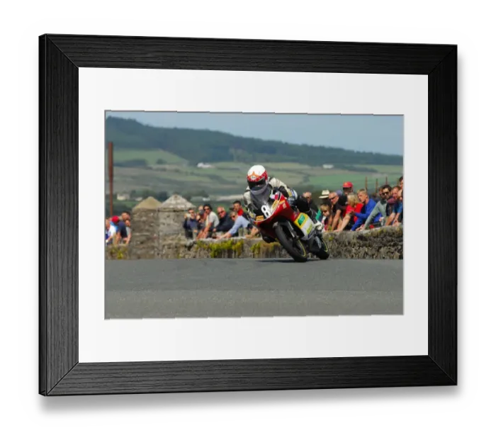 Framed Print : Paul Robinson (Aprilia) 2015 Southern 100 Framed Print : Paul Robinson (Aprilia) 2015 Southern 100