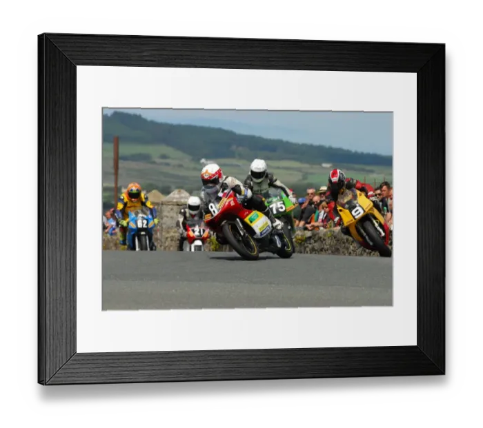 Framed Print : Paul Robinson (Aprilia) 2015 Southern 100 Framed Print : Paul Robinson (Aprilia) 2015 Southern 100