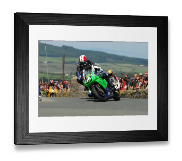 Framed Print : Vic Allan (Kawasaki) 2015 Southern 100 Framed Print : Vic Allan (Kawasaki) 2015 Southern 100