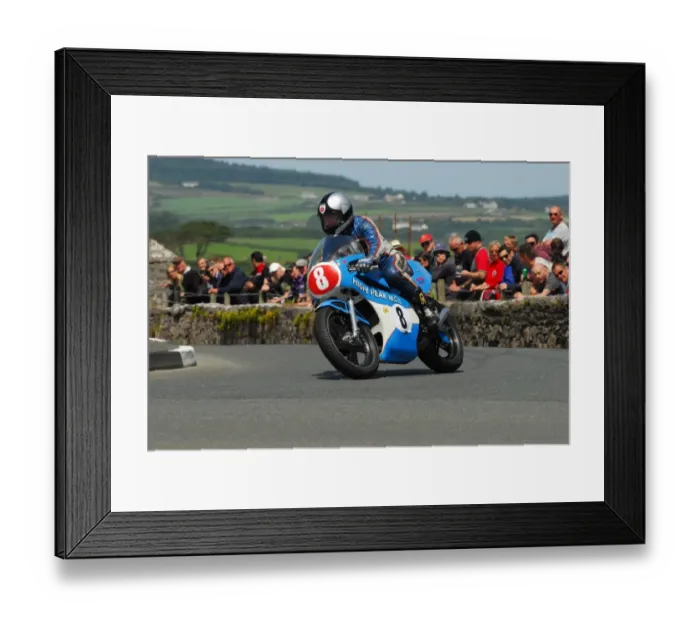 Framed Print : Dave Ashton (Yamaha) Parade Lap, 2015 Southern 100 Framed Print : Dave Ashton (Yamaha) Parade Lap, 2015 Southern 100