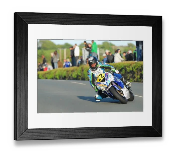 Framed Print : Ivan Lintin (Kawasaki) 2015 Southern 100 Framed Print : Ivan Lintin (Kawasaki) 2015 Southern 100