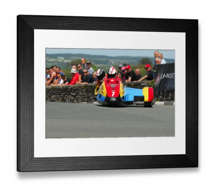 Framed Print : Ian Bell & Carl Bell (Yamaha) 2015 Southern 100 Framed Print : Ian Bell & Carl Bell (Yamaha) 2015 Southern 100