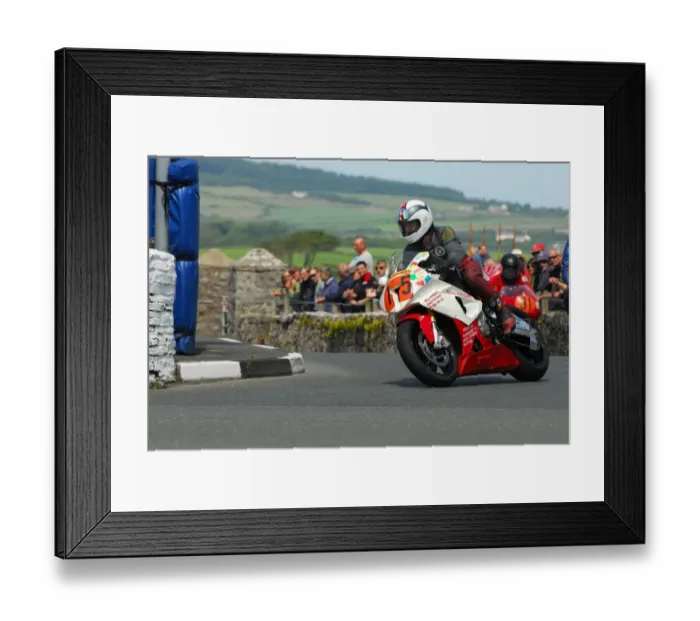 Framed Print : Jonathan Howarth (Honda) 2015 Southern 100 Framed Print : Jonathan Howarth (Honda) 2015 Southern 100