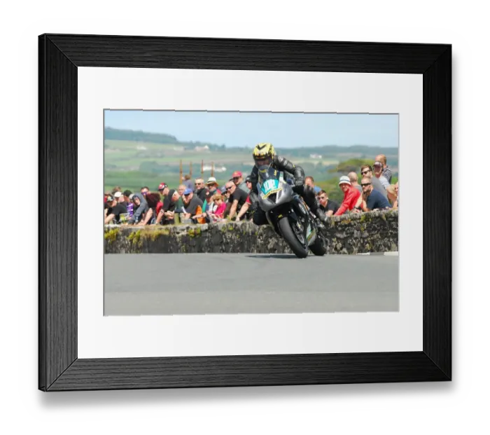 Framed Print : Ron Soar (Suzuki) 2015 Southern 100 Framed Print : Ron Soar (Suzuki) 2015 Southern 100