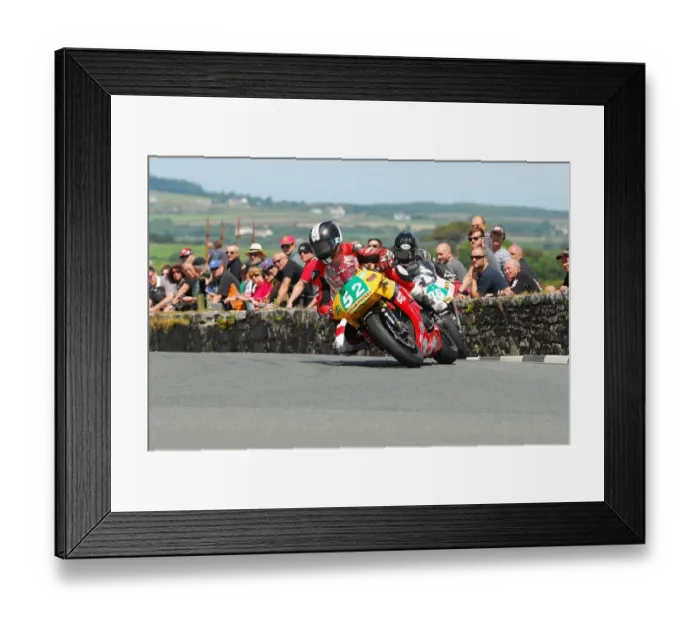 Framed Print : James Cowton (Kawasaki) 2015 Southern 100 Framed Print : James Cowton (Kawasaki) 2015 Southern 100