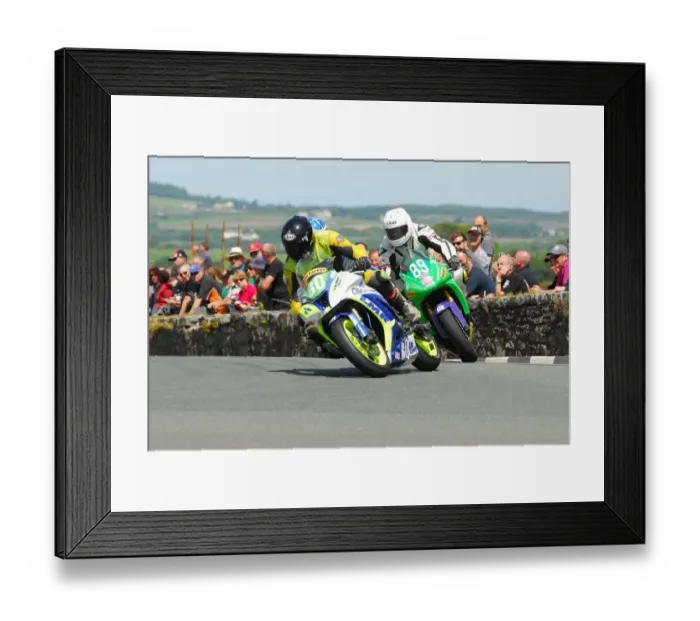 Framed Print : Paul Duckett (Kawasaki) and Sam Johnson (Kawasaki) 2015 Southern 100 Framed Print : Paul Duckett (Kawasaki) and Sam Johnson (Kawasaki) 2015 Southern 100