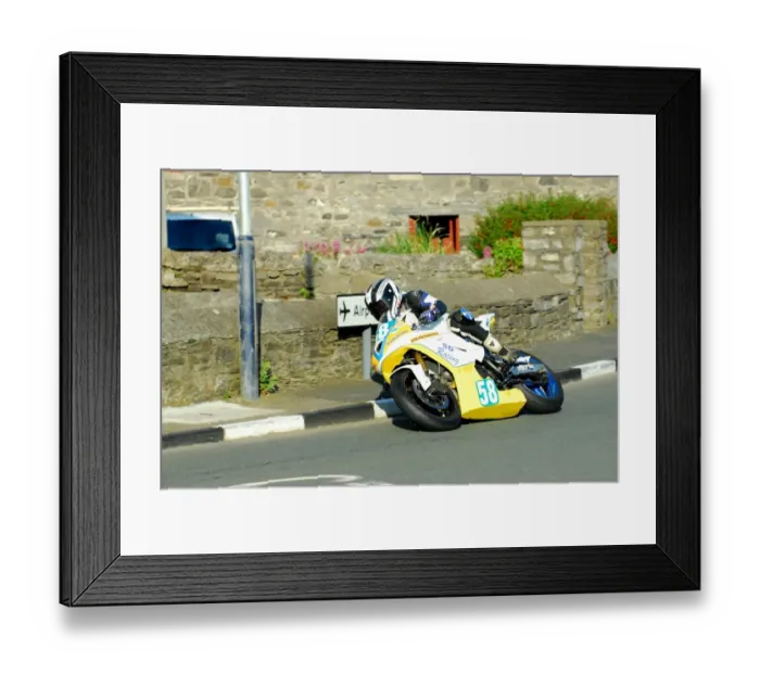 Framed Print : Callum Laidlaw (Suzuki) 2015 Southern 100 Framed Print : Callum Laidlaw (Suzuki) 2015 Southern 100