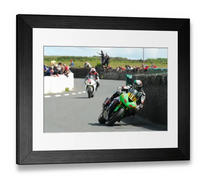 Framed Print : Matthew Rees (Kawasaki) 2015 Southern 100 Framed Print : Matthew Rees (Kawasaki) 2015 Southern 100
