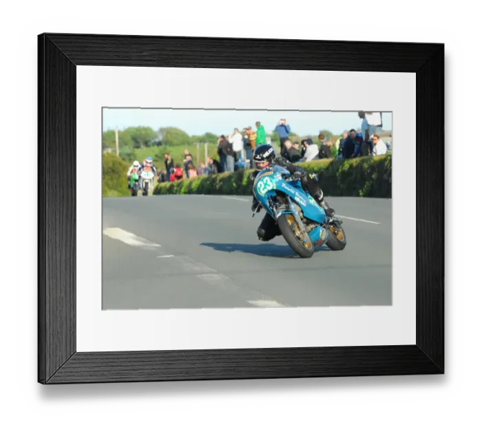 Framed Print : Chris Foster (Suzuki) 2015 Southern 100 Framed Print : Chris Foster (Suzuki) 2015 Southern 100